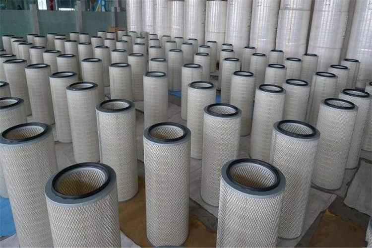 要選擇適合客戶規(guī)格的設備，環(huán)保除塵濾筒的型號有很多，每一種都有不同的用途，所以客戶選擇的時候必需要結(jié)合自己的實際情況，否則購買的設備不能使用更加麻煩
