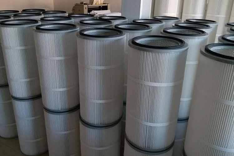 面對各種不同的噴砂機除塵濾筒生產廠家，我們還是要做好綜合的選擇和判斷的，只有這樣才會有機會選擇到更好地